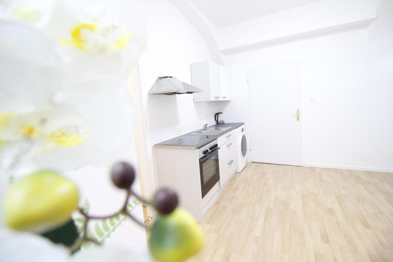 Comfort Triple Room Th Viena Exterior foto